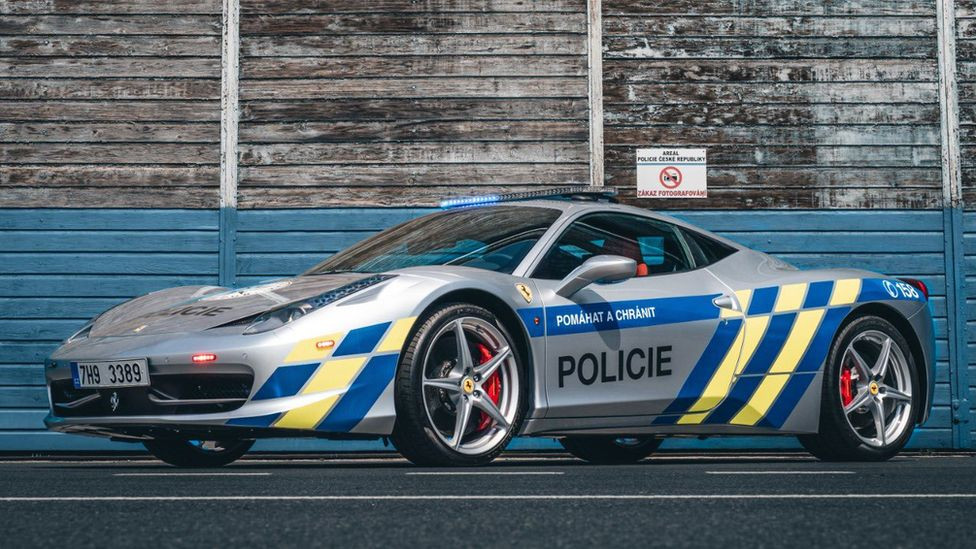 Češka policija dobila i ‘Ferrari’