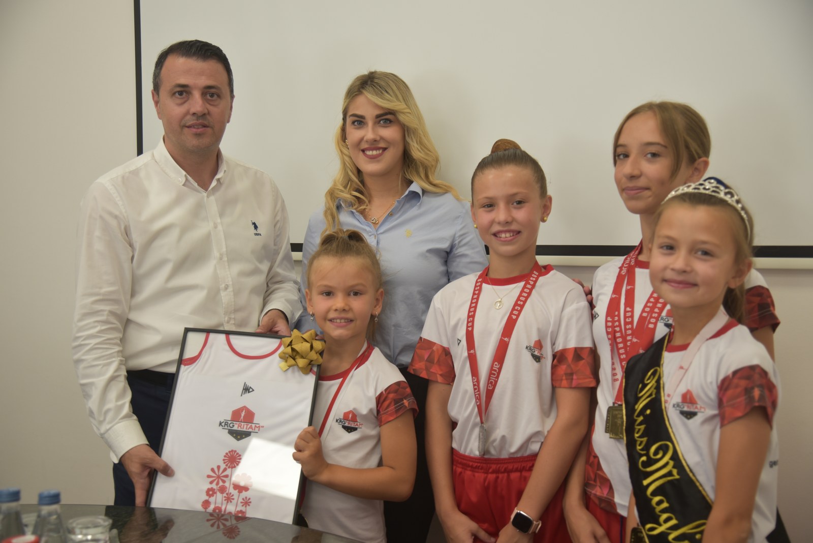Gradonačelnik Ganić ugostio gimnastičarke KRG „Ritam“