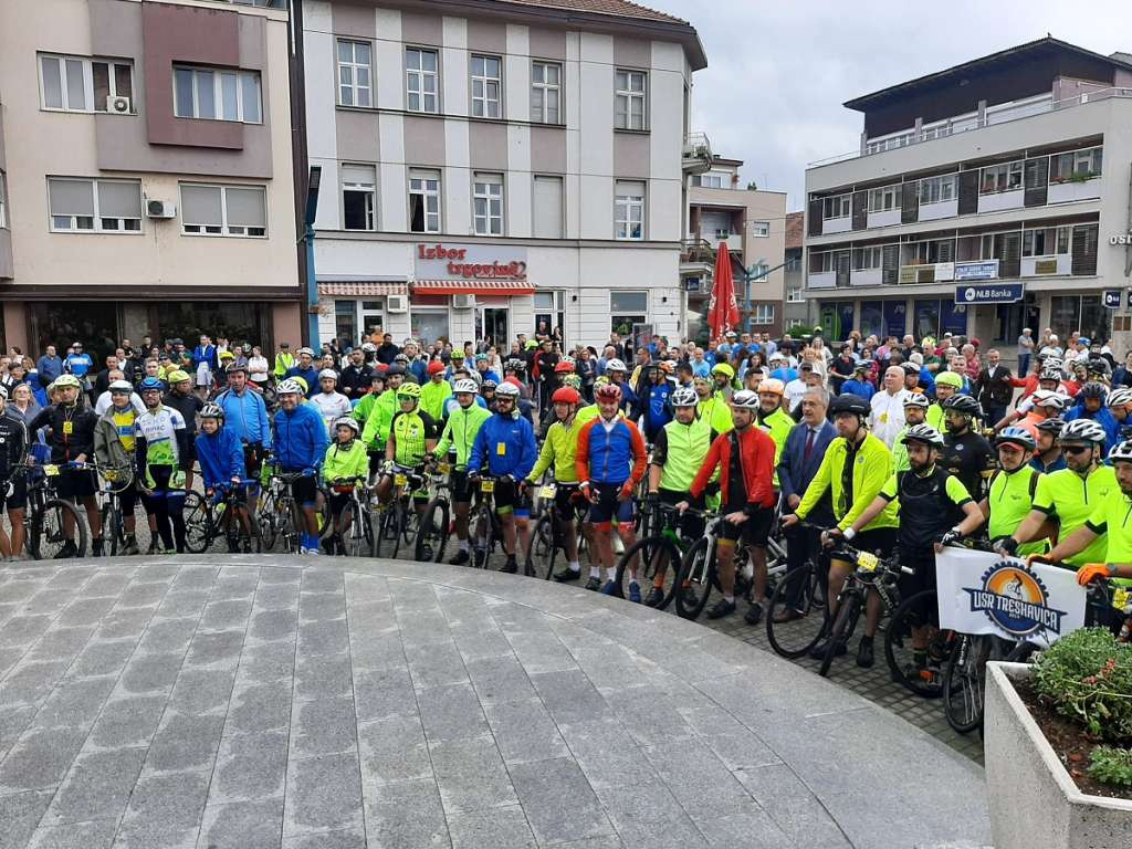 Više od 300 biciklista krenulo iz Bihaća prema Srebrenici