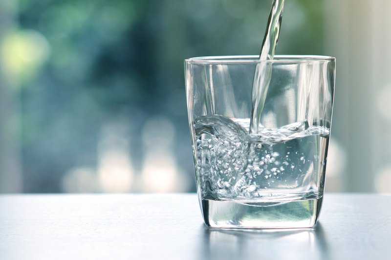 Trebate li popiti čašu vode čim ustanete