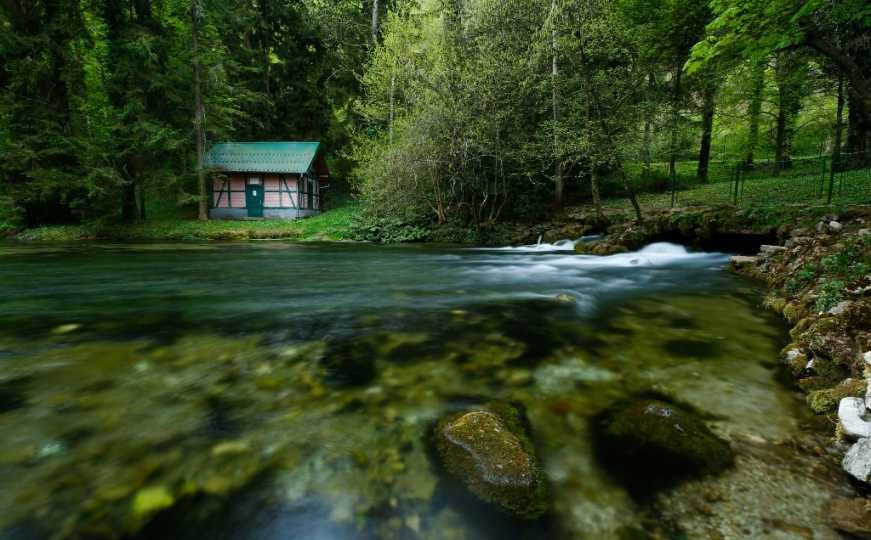 Lejla iz Sarajeva odlučila je piti samo flaširanu vodu, a ne sa česme: “Situacija je jako loša”