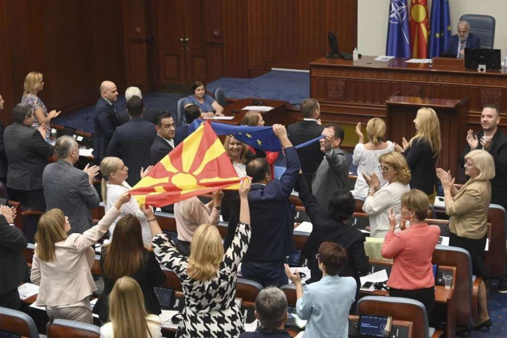 Historijski trenutak: EU otvorila pristupne pregovore za S. Makedoniju i Albaniju