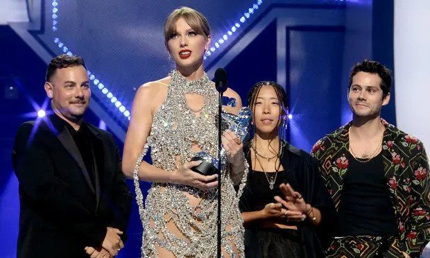 MTV VMA: Pobjeda Taylor Swift, iznenađujuća pojava Johnnyja Deppa i mnogo cenzure