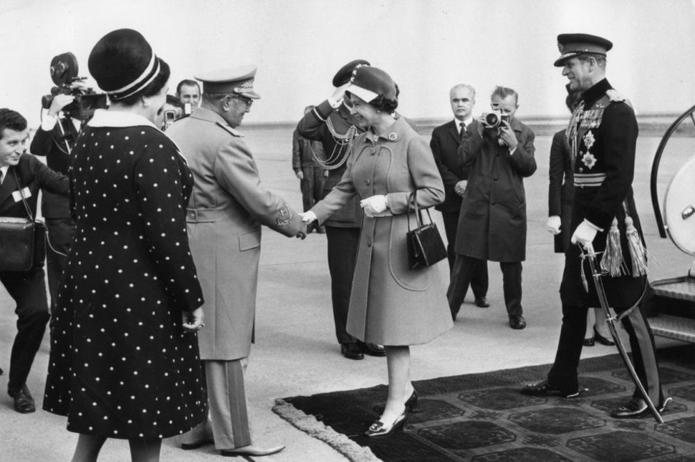 Kraljica Elizabetha II se u više navrata susretala sa Josipom Brozom Titom