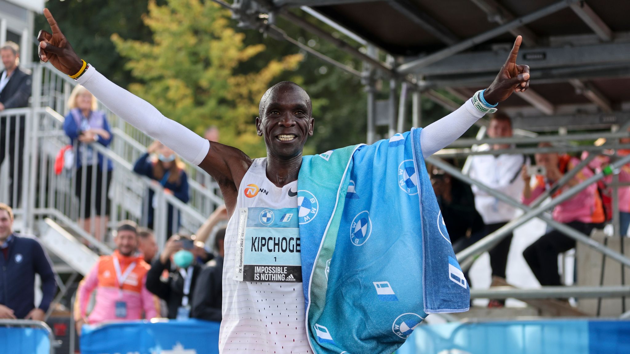 Kipčoge pobijedio na maratonu u Berlinu i postavio novi svjetski rekord