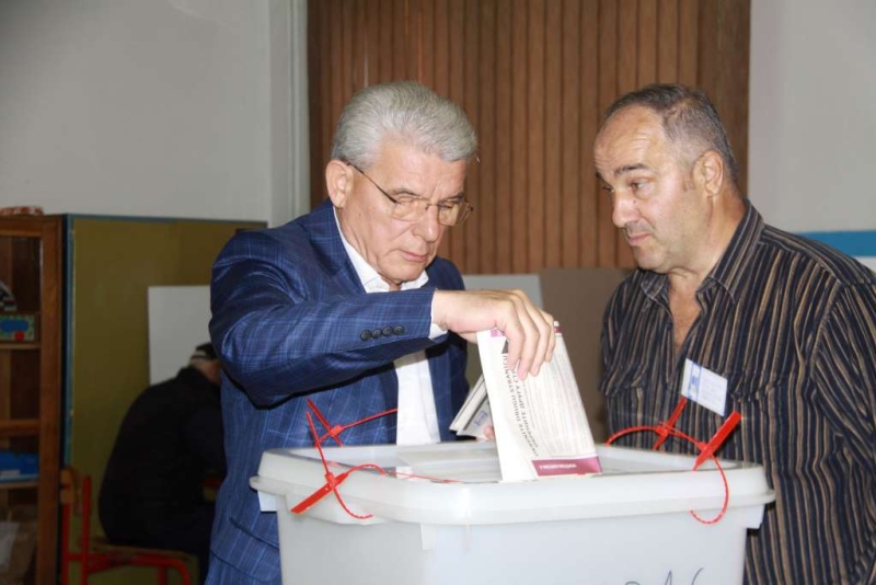 Šefik Džaferović na prvim izborima na kojima nije kandidat glasao u Zenici