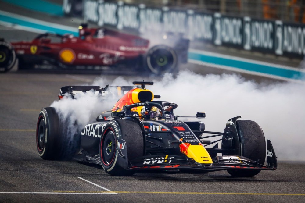 (VIDEO) Max Verstappen pobjednik posljednje utrke sezone F1