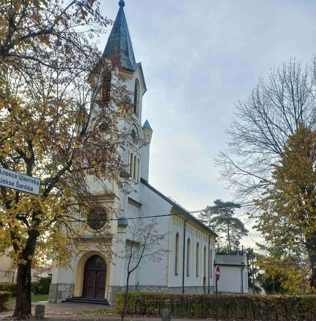 Crkva Svetog Ante Padovanskog u Prnjavoru svjedok ljubavi prema Bogu i različitosti Crkva Svetog Ante Padovanskog u Prnjavoru svjedok ljubavi prema Bogu i različitosti