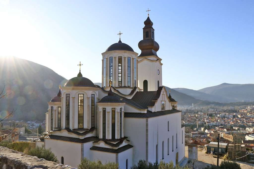 Glavni imam MIZ-a Mostar osudio devastaciju i pljačku Saborne crkve u Mostaru