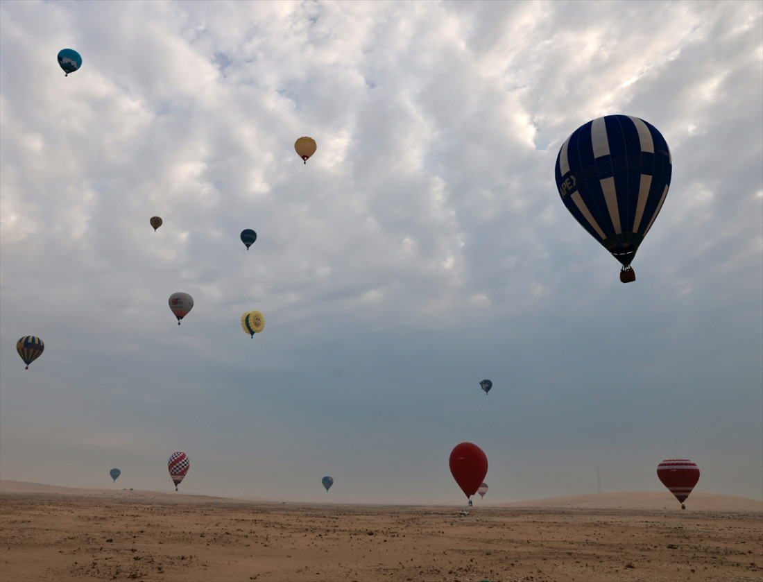 Festival balona u Kataru: Šareni prizori na nebu iznad Dohe
