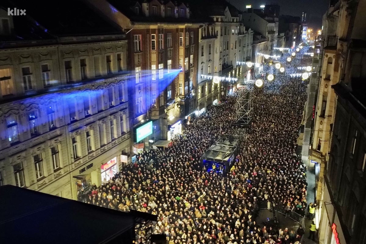 Više od 25.000 ljudi prisustvovalo je javnom dočeku Nove godine u Sarajevu