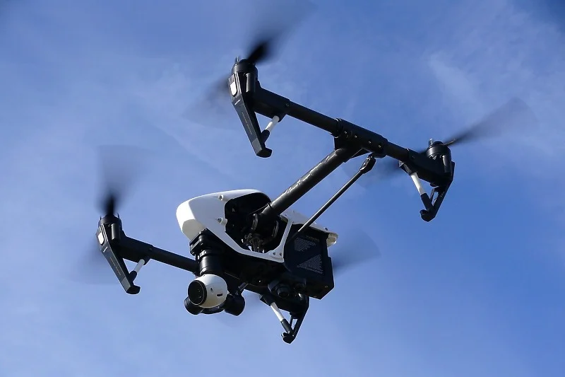 Kineski naučnici testiraju lasere koji će omogućiti dronovima da lete “zauvijek”