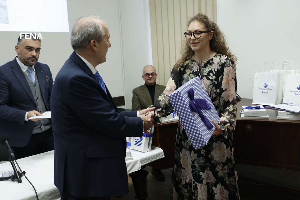 Ambasada Grčke nagradila Nejru Očuz, učenicu FKG-a iz Visokog