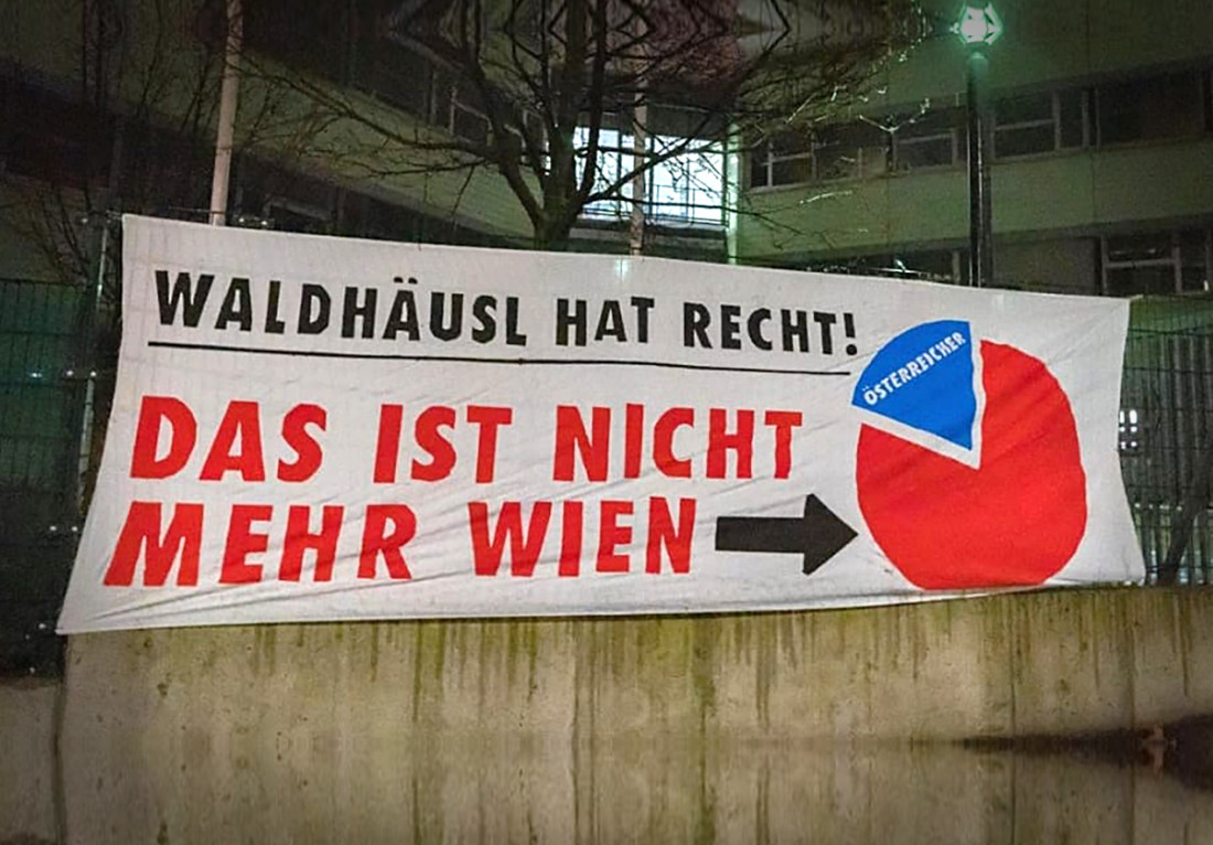 Radikalni desničari postavili rasistički transparent na zgradu škole u Beču