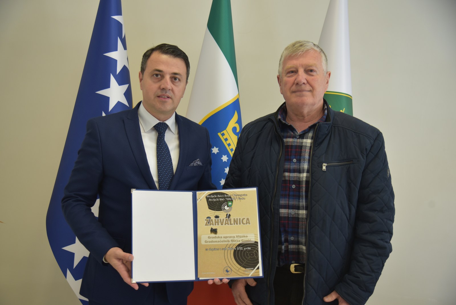 Gradonačelniku Mirzi Ganiću uručena zahvalnica Streljačkog kluba „Visoko“