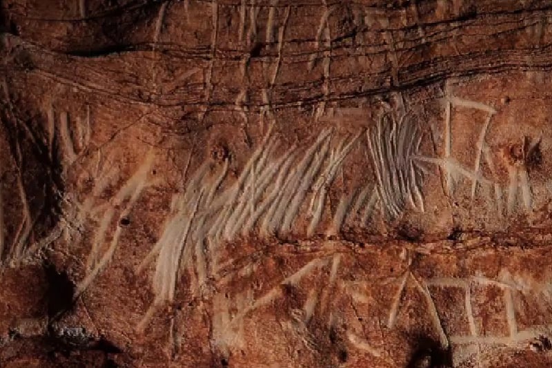 Više od 100 prahistorijskih crteža pronađeno u pećini na sjeveroistoku Španije