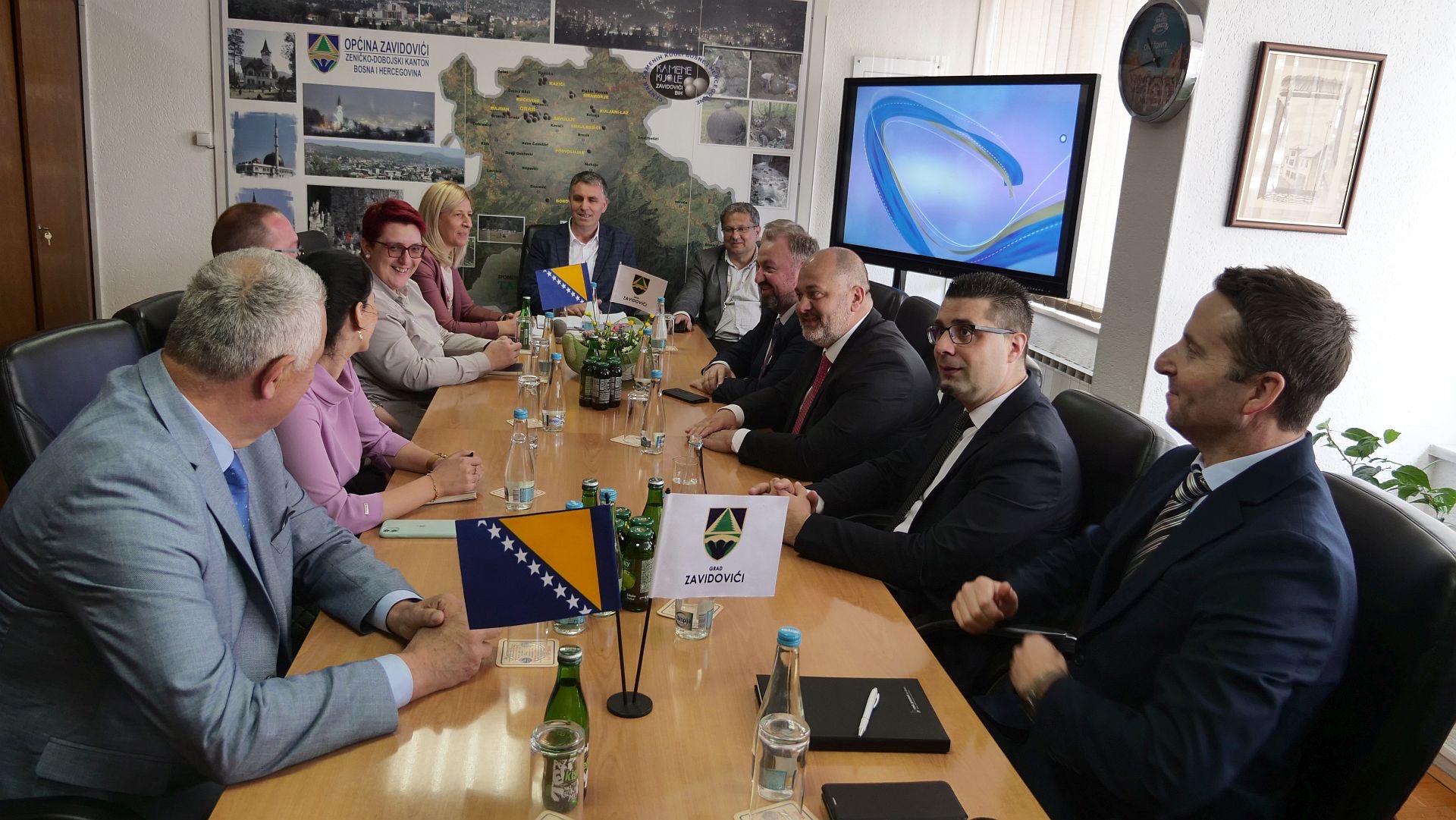 Vlada ZDK na čelu s premijerkom Amrom Mehmedić boravila u radnoj posjeti Gradu Zavidovići i Općini Žepče