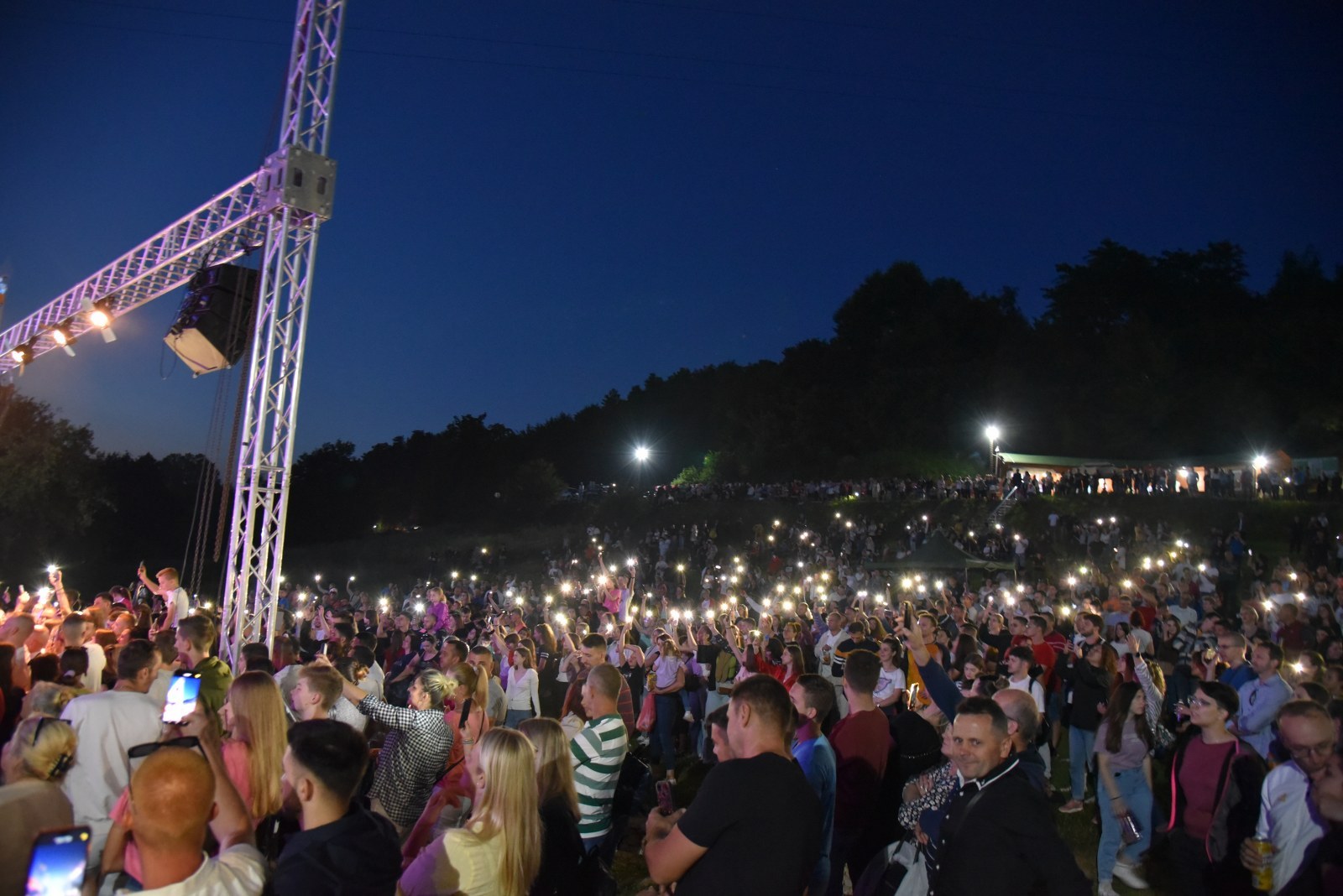 Crvena jabuka, Milica Todorović  i Zoster na Ravnama u sklopu „Summer Solstice Festivala“!