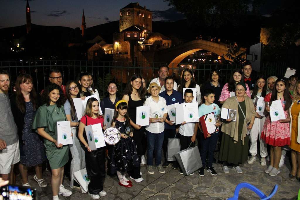 Proglašeni pobjednici 10. Šantićevog festivala djece pjesnika