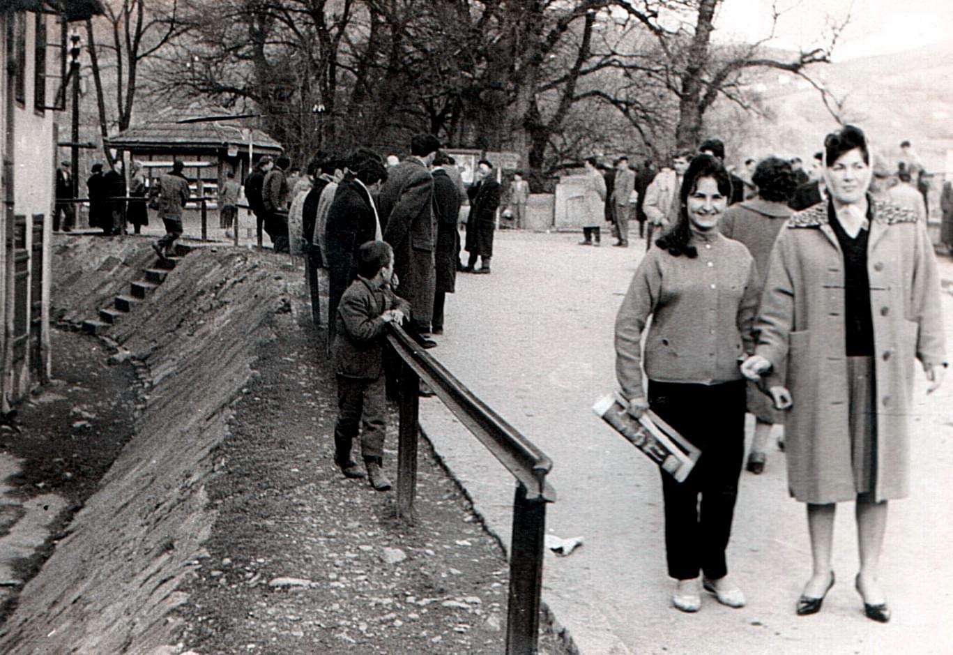 Tragom starih fotografija: Nekadašnja slastičarna na ulazu u Gradski park