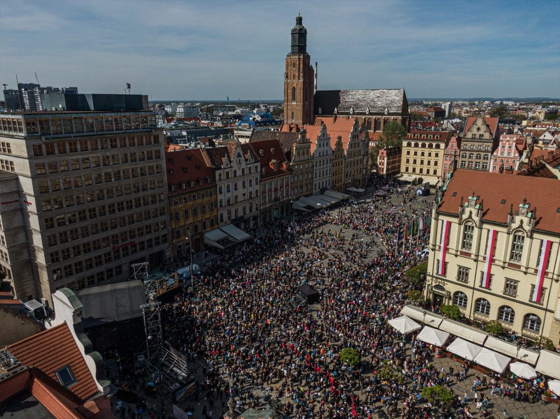 Skoro 8.000 gitarista u Poljskoj u pokušaju obaranja Guinnessovog rekorda