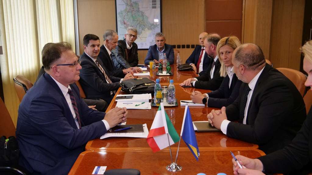 FOTO / Mehmedić održala sastanak s članovima Upravnog odbora Privredne komore ZDK