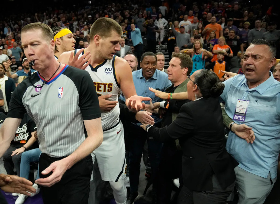 (VIDEO) Jokić o incidentu sa vlasnikom Sunsa: On je navijač, zar ne?