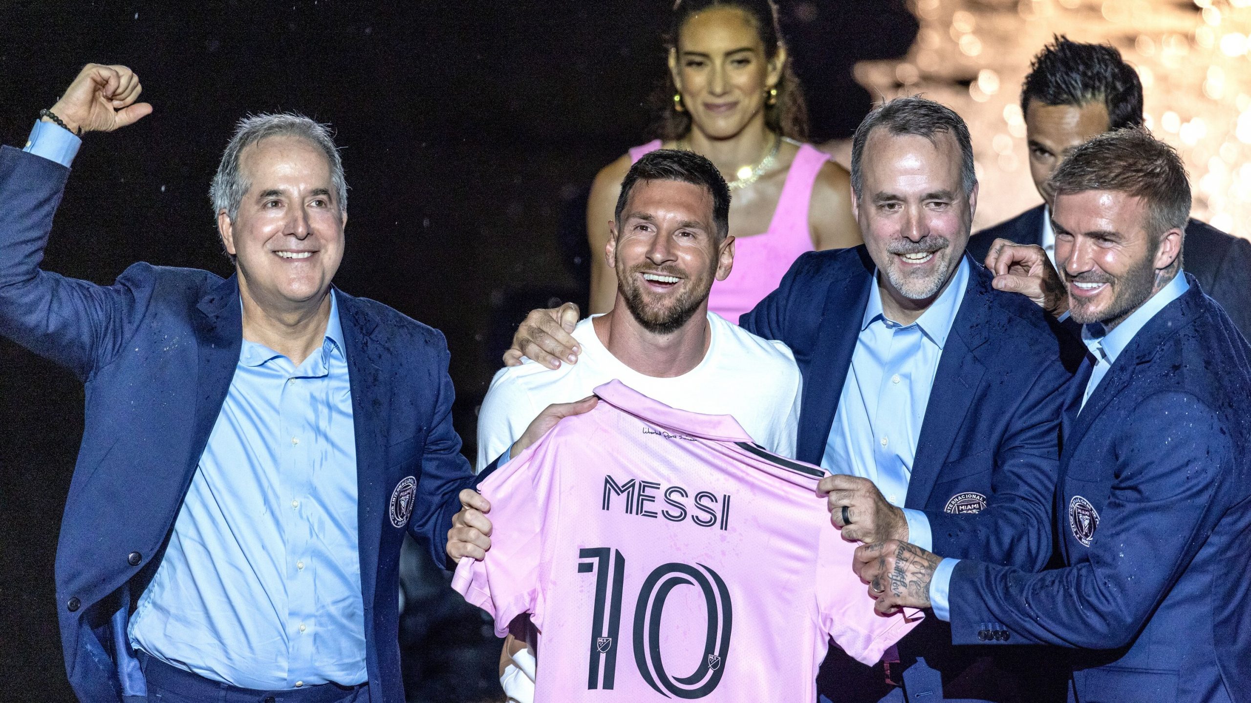 (VIDEO) Lionel Messi Predstavljen Na Prepunom Stadionu Intera U Miamiju ...