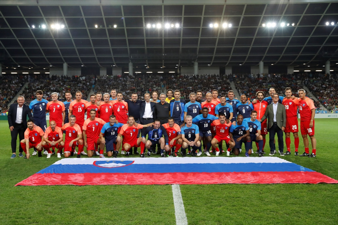 (VIDEO) Nogometne legende odigrale humanitarnu utakmicu za Sloveniju