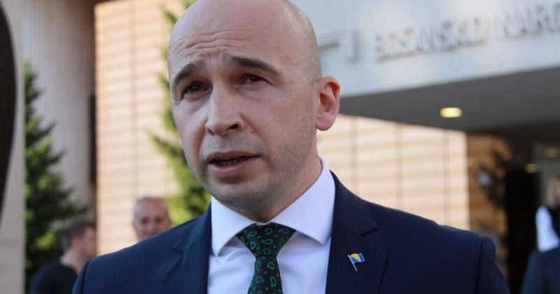 Nezir Pivić, premijer ZDK