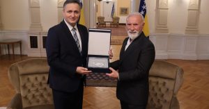 Denis Bećirović, Dino Merlin